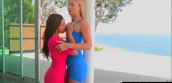  Teen Lesbians Make Hot Love Scene In Front Of Cam movie-03